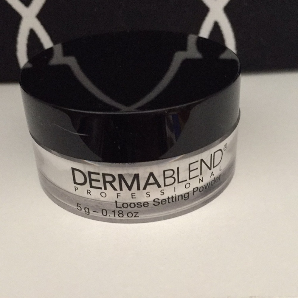 Dermablend loose powder .18 oz